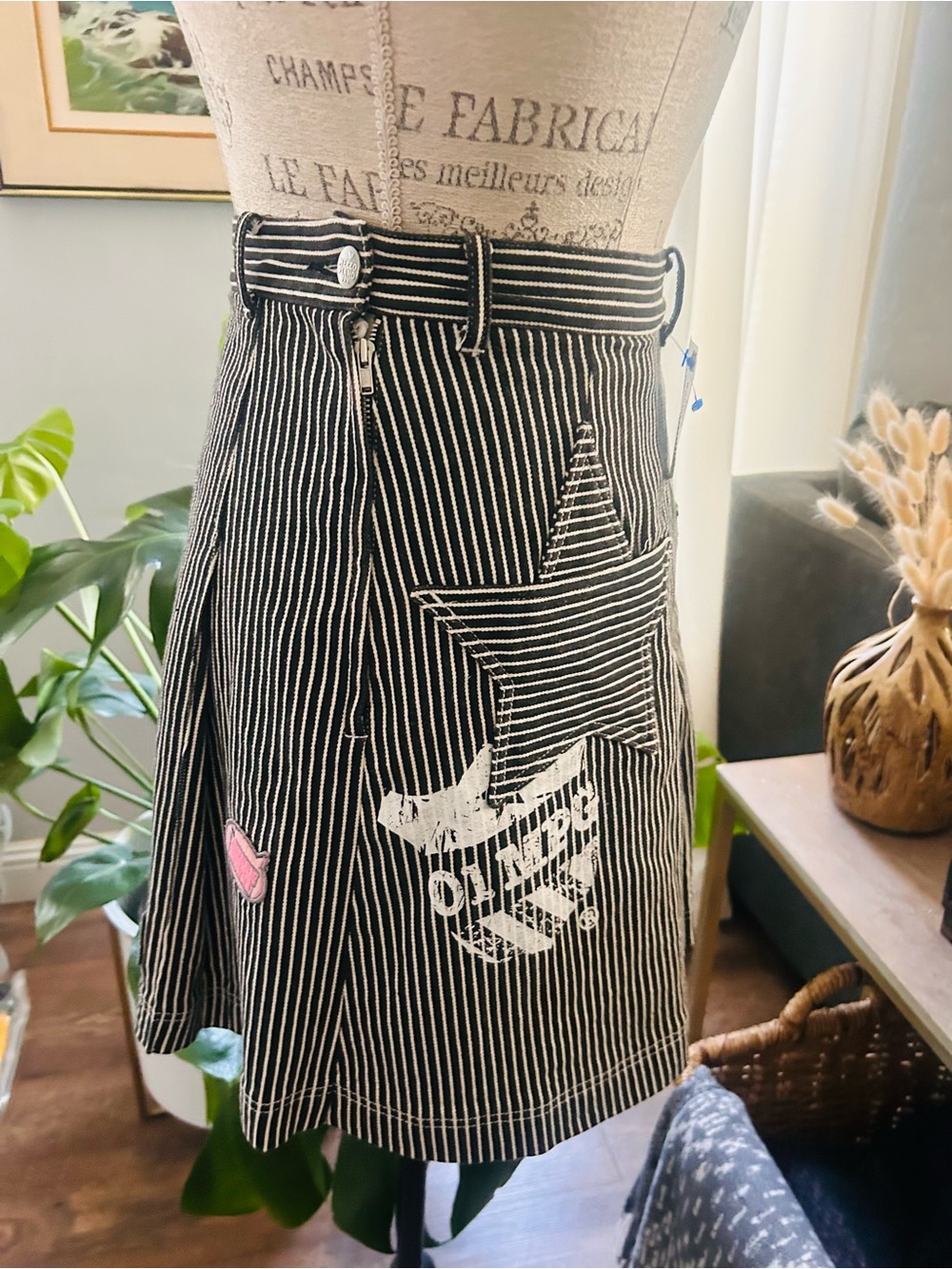 Mezzo Piano vintage black and white pinstriped pleated mini skirt - Picture 4 of 13